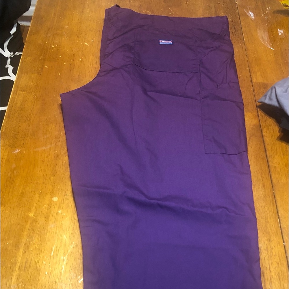 NWOT Cherokee eggplant color women’s scrubs . Size xl , never worn